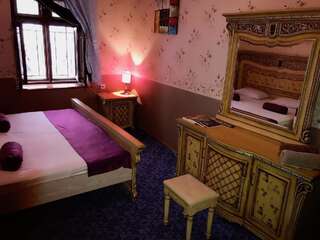 Хостелы Travellers Hostel Baku Баку Двухместный номер с 1 кроватью-1